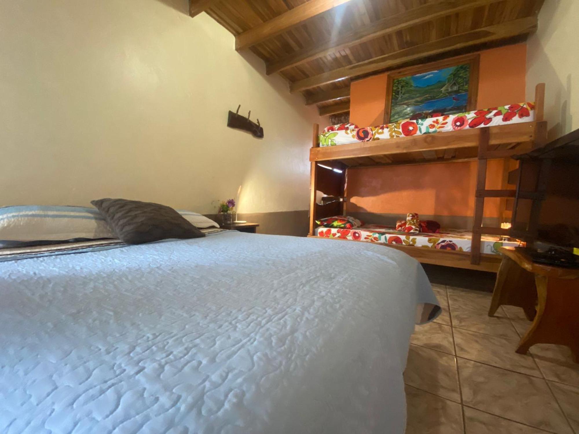 Hostel La Suerte Monteverde